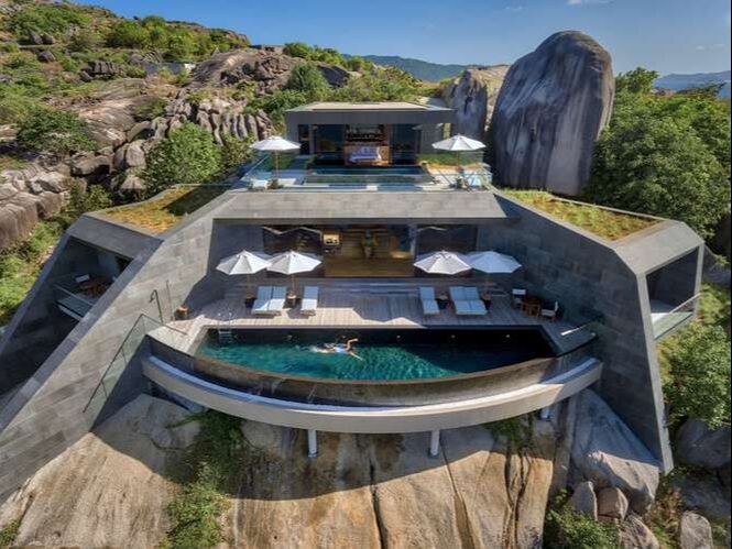 Seychelles private villa with pool