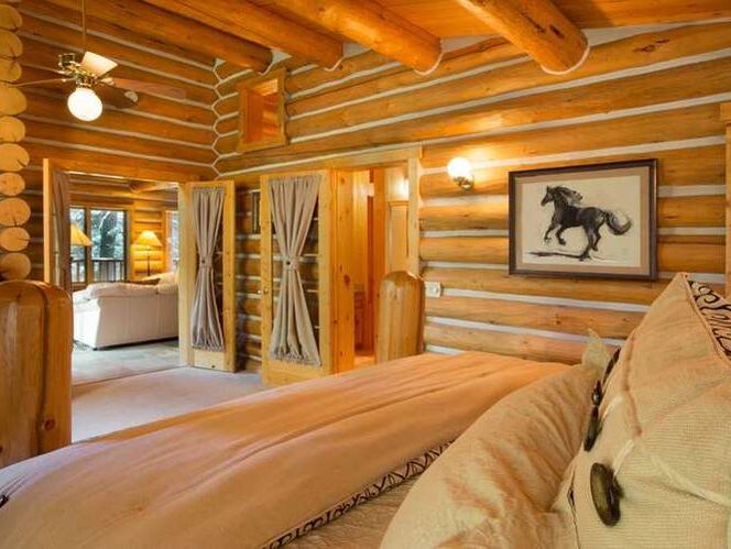 Triple Creek Ranch guest cabin bedroom